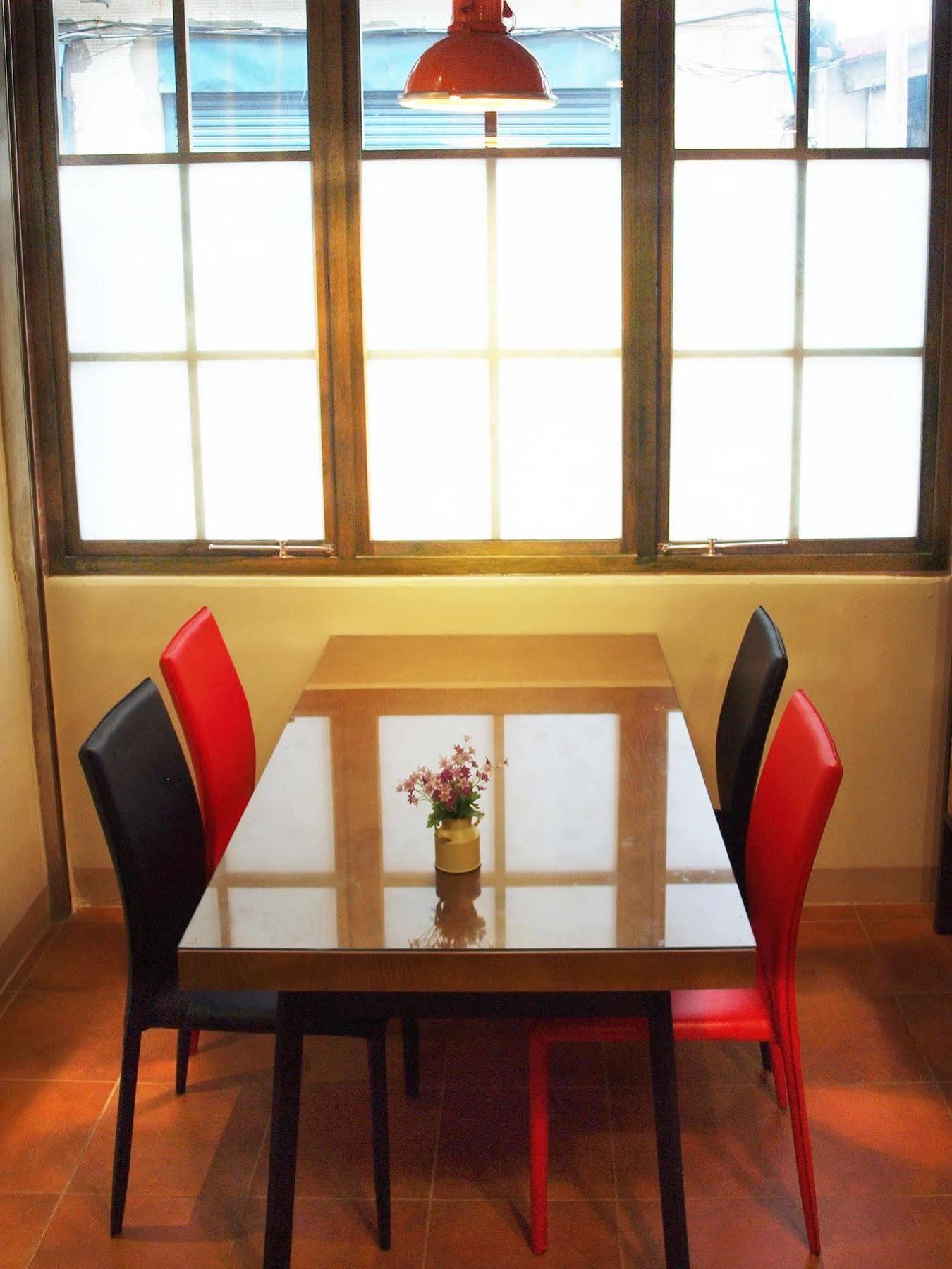 Knock Knock Hostel Kaohsiung Zewnętrze zdjęcie