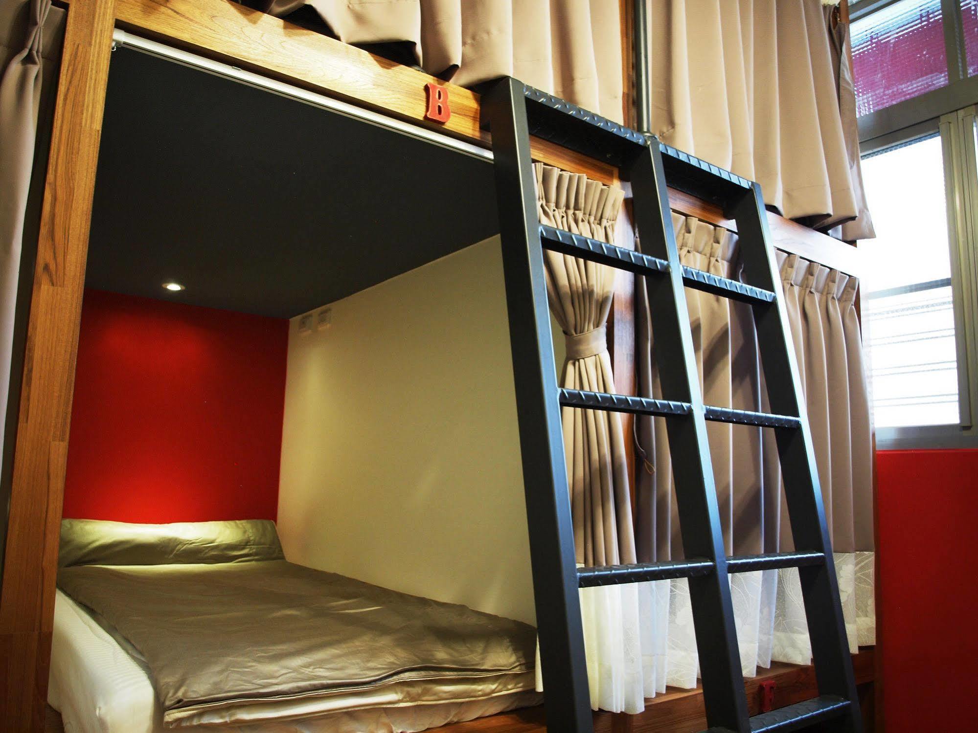 Knock Knock Hostel Kaohsiung Zewnętrze zdjęcie