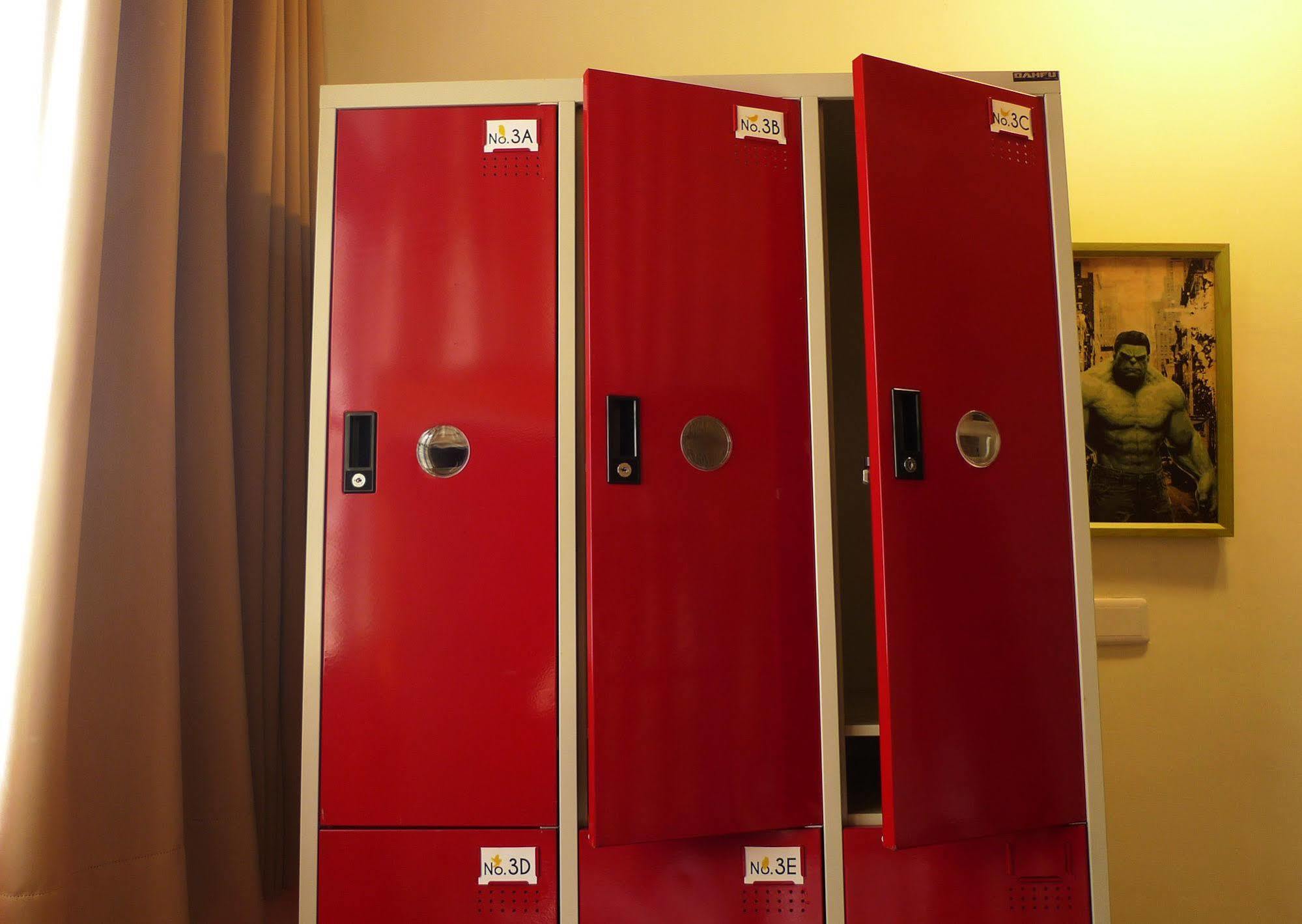 Knock Knock Hostel Kaohsiung Zewnętrze zdjęcie